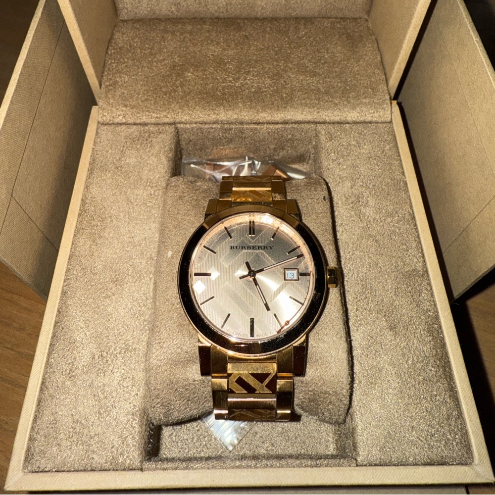 Burberry Analog Quartz Women’s Watch
